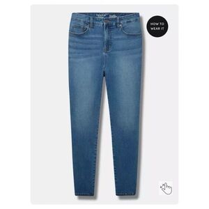 NEW Torrid 22-26 Regular, Trio Skinny High-Rise Jean, Medium Wash, Super Stretch